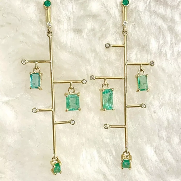 Emerald øreringe i 14kt guld med i alt 0,10ct Top Wesselton/SI og grønne smaragder